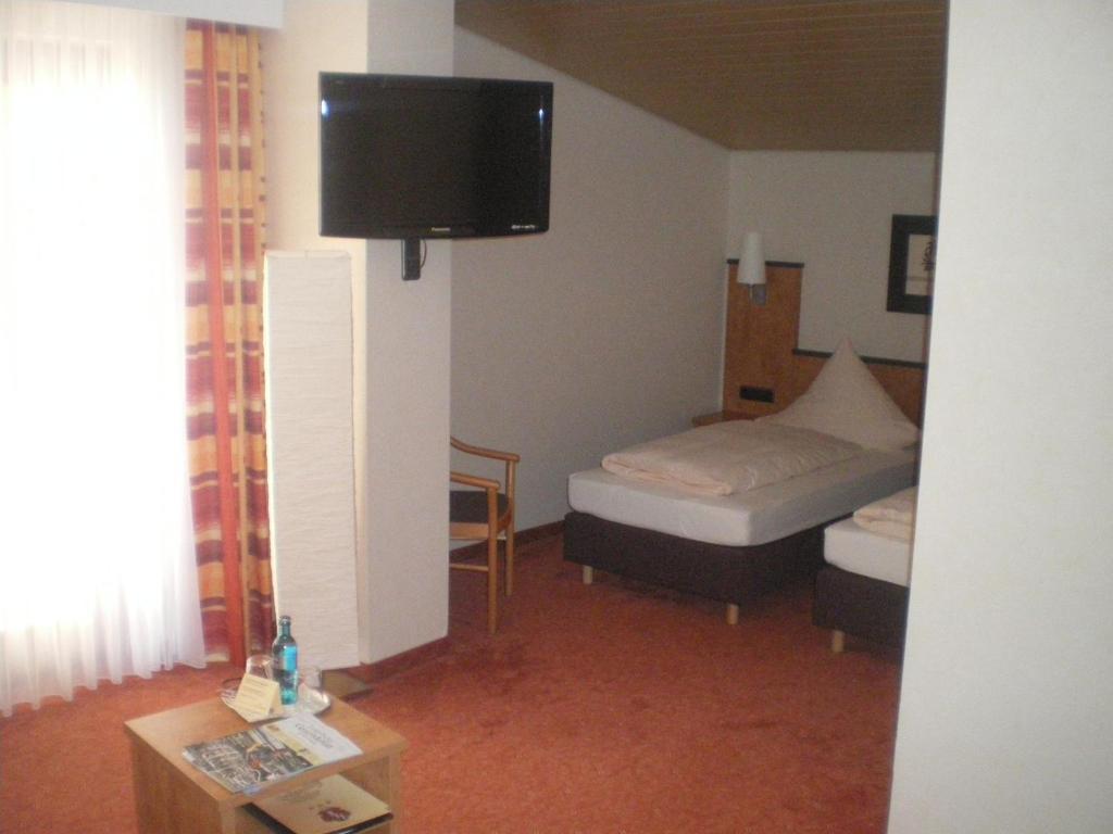 Hotel Gasthof Kaesser Ansbach Værelse billede