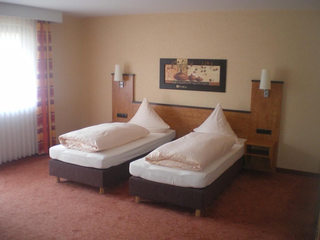 Hotel Gasthof Kaesser Ansbach Eksteriør billede