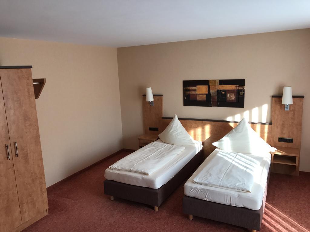 Hotel Gasthof Kaesser Ansbach Eksteriør billede