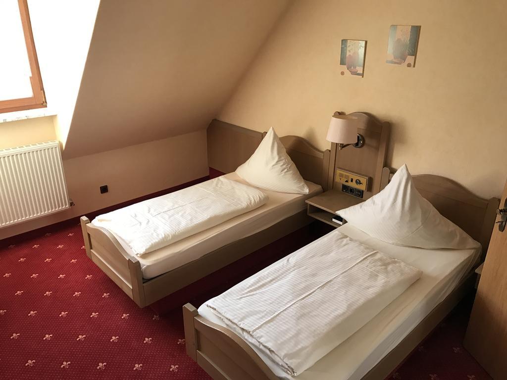 Hotel Gasthof Kaesser Ansbach Eksteriør billede